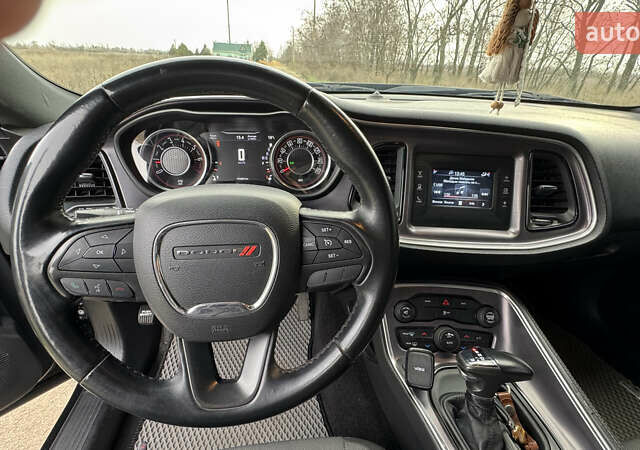 Черный Додж Челенджер, объемом двигателя 3.6 л и пробегом 153 тыс. км за 17000 $, фото 10 на Automoto.ua