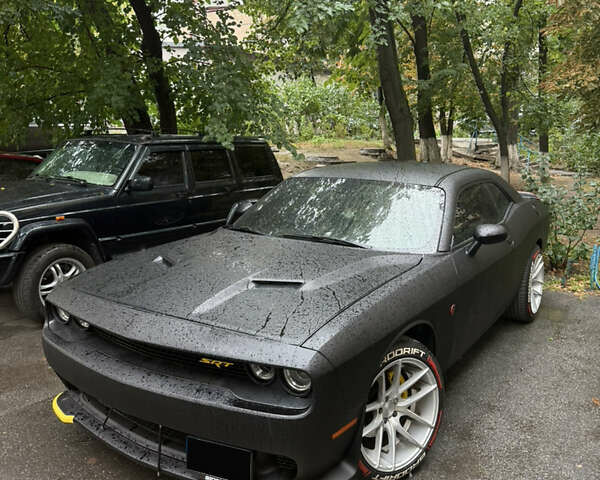 Черный Додж Челенджер, объемом двигателя 3.6 л и пробегом 161 тыс. км за 23500 $, фото 4 на Automoto.ua