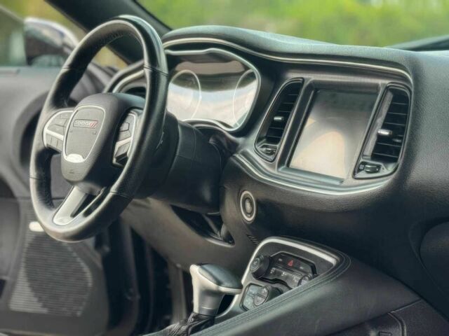 Черный Додж Челенджер, объемом двигателя 6.4 л и пробегом 75 тыс. км за 9300 $, фото 8 на Automoto.ua