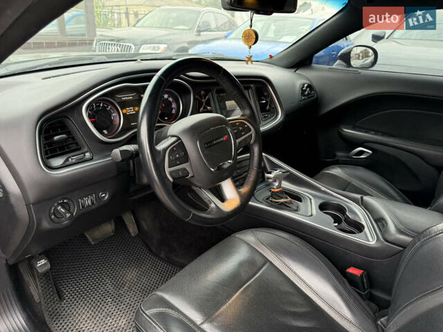 Черный Додж Челенджер, объемом двигателя 3.6 л и пробегом 61 тыс. км за 17700 $, фото 15 на Automoto.ua