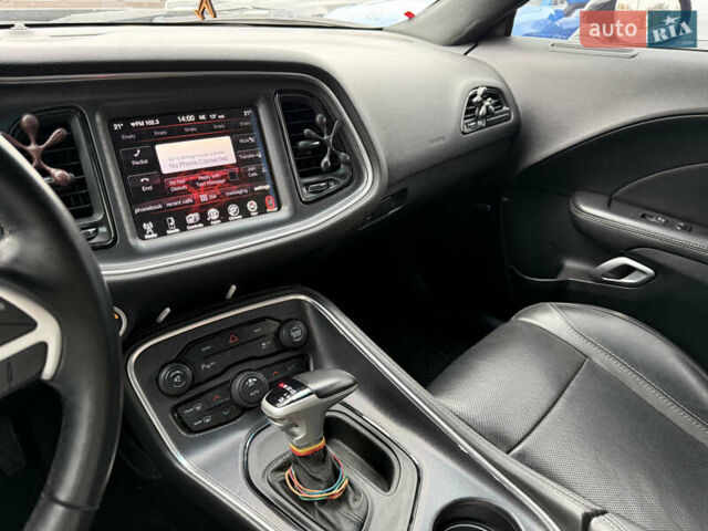 Черный Додж Челенджер, объемом двигателя 3.6 л и пробегом 60 тыс. км за 19700 $, фото 19 на Automoto.ua