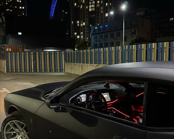 Черный Додж Челенджер, объемом двигателя 3.6 л и пробегом 161 тыс. км за 23500 $, фото 7 на Automoto.ua