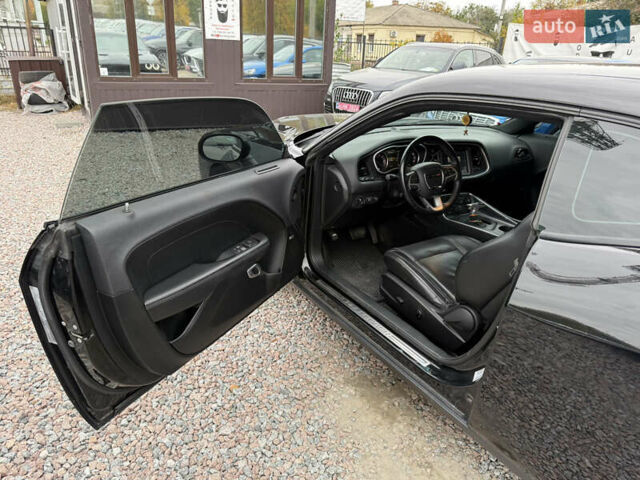Черный Додж Челенджер, объемом двигателя 3.6 л и пробегом 60 тыс. км за 19700 $, фото 10 на Automoto.ua