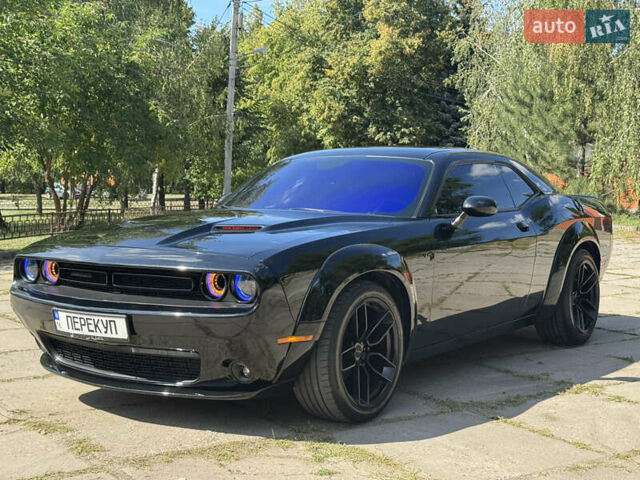 Чорний Додж Challenger, об'ємом двигуна 3.6 л та пробігом 200 тис. км за 23000 $, фото 4 на Automoto.ua