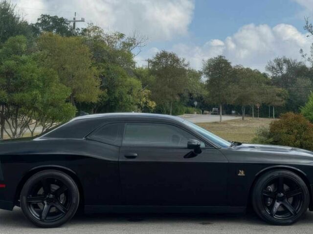 Черный Додж Челенджер, объемом двигателя 6.4 л и пробегом 75 тыс. км за 9300 $, фото 2 на Automoto.ua