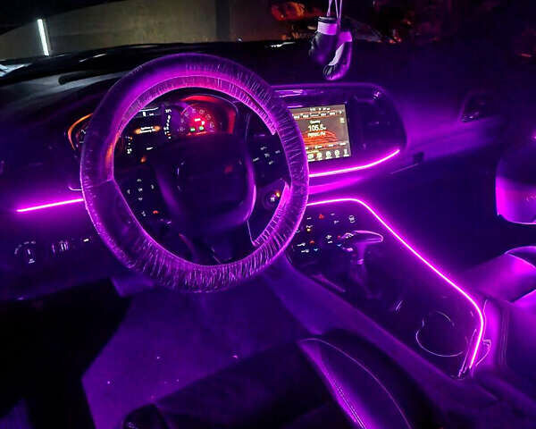 Черный Додж Челенджер, объемом двигателя 3.6 л и пробегом 161 тыс. км за 23500 $, фото 8 на Automoto.ua