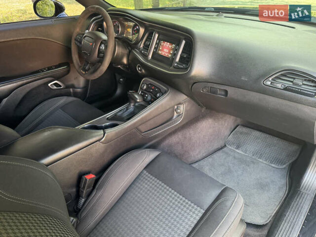 Чорний Додж Challenger, об'ємом двигуна 3.6 л та пробігом 200 тис. км за 23000 $, фото 8 на Automoto.ua
