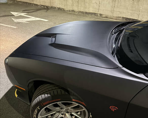 Черный Додж Челенджер, объемом двигателя 3.6 л и пробегом 161 тыс. км за 23500 $, фото 6 на Automoto.ua