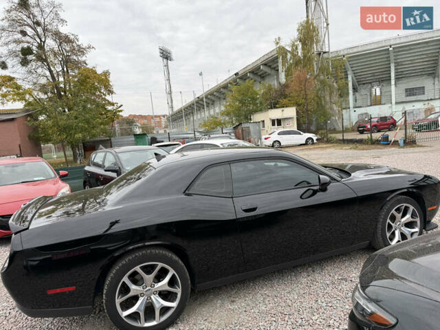 Черный Додж Челенджер, объемом двигателя 3.6 л и пробегом 61 тыс. км за 17700 $, фото 8 на Automoto.ua