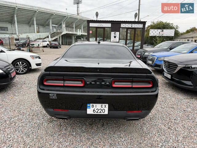 Черный Додж Челенджер, объемом двигателя 3.6 л и пробегом 60 тыс. км за 19700 $, фото 6 на Automoto.ua