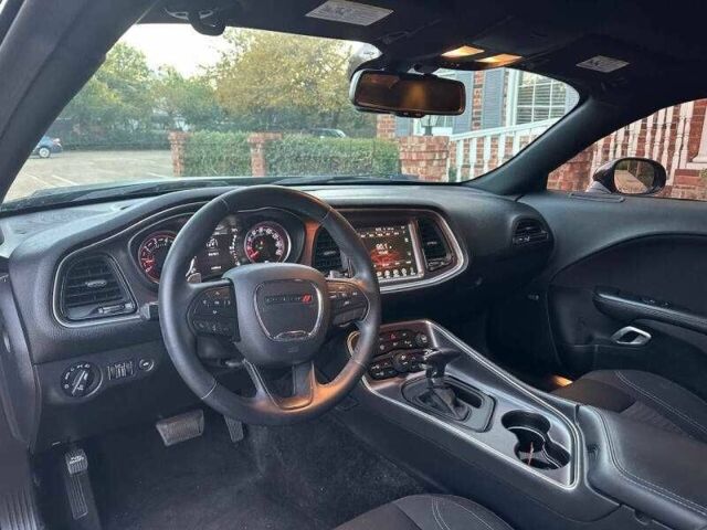 Чорний Додж Challenger, об'ємом двигуна 3.6 л та пробігом 38 тис. км за 5500 $, фото 12 на Automoto.ua