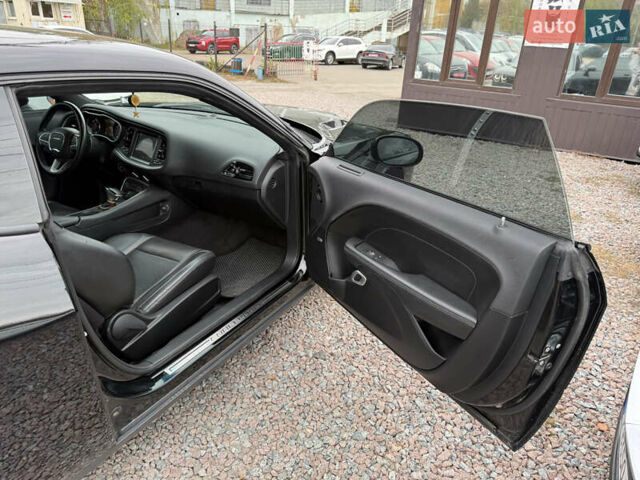 Черный Додж Челенджер, объемом двигателя 3.6 л и пробегом 61 тыс. км за 17700 $, фото 24 на Automoto.ua