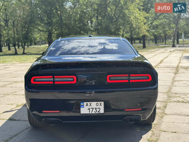 Чорний Додж Challenger, об'ємом двигуна 3.6 л та пробігом 200 тис. км за 23000 $, фото 5 на Automoto.ua