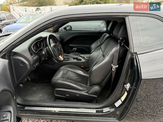 Черный Додж Челенджер, объемом двигателя 3.6 л и пробегом 60 тыс. км за 19700 $, фото 12 на Automoto.ua