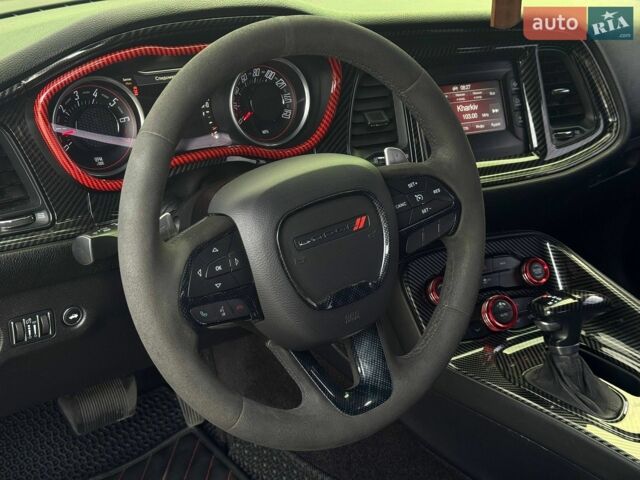Чорний Додж Challenger, об'ємом двигуна 3.6 л та пробігом 219 тис. км за 18500 $, фото 10 на Automoto.ua