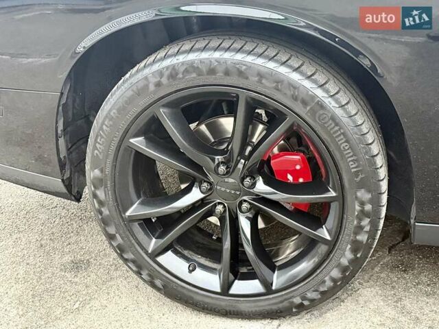 Черный Додж Челенджер, объемом двигателя 5.65 л и пробегом 132 тыс. км за 25500 $, фото 41 на Automoto.ua