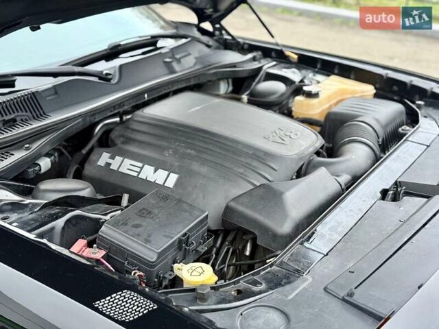 Черный Додж Челенджер, объемом двигателя 5.65 л и пробегом 132 тыс. км за 25500 $, фото 23 на Automoto.ua