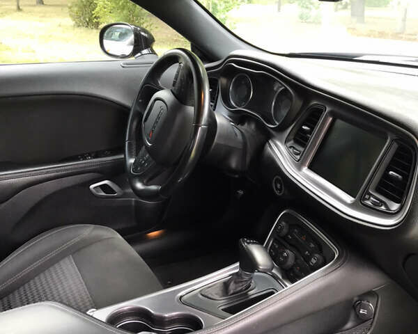 Черный Додж Челенджер, объемом двигателя 3.6 л и пробегом 124 тыс. км за 19500 $, фото 20 на Automoto.ua