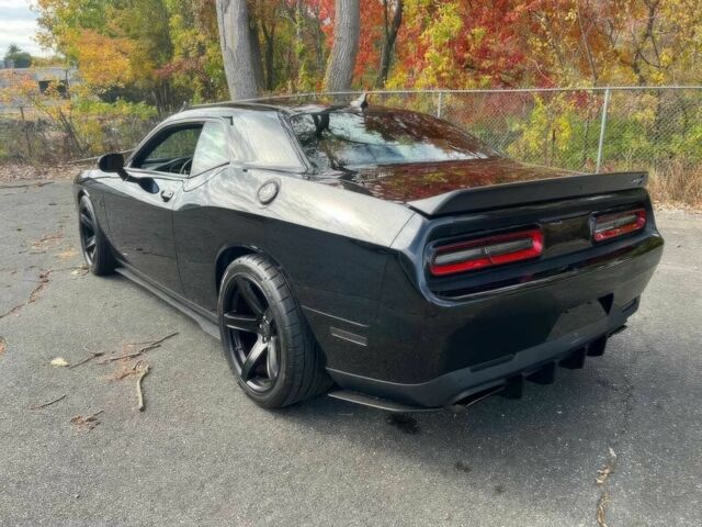 Черный Додж Челенджер, объемом двигателя 6.2 л и пробегом 55 тыс. км за 13670 $, фото 3 на Automoto.ua