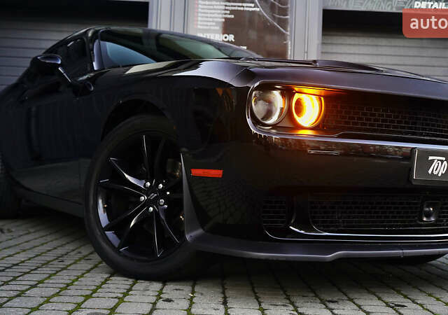 Черный Додж Челенджер, объемом двигателя 3.6 л и пробегом 144 тыс. км за 19800 $, фото 2 на Automoto.ua