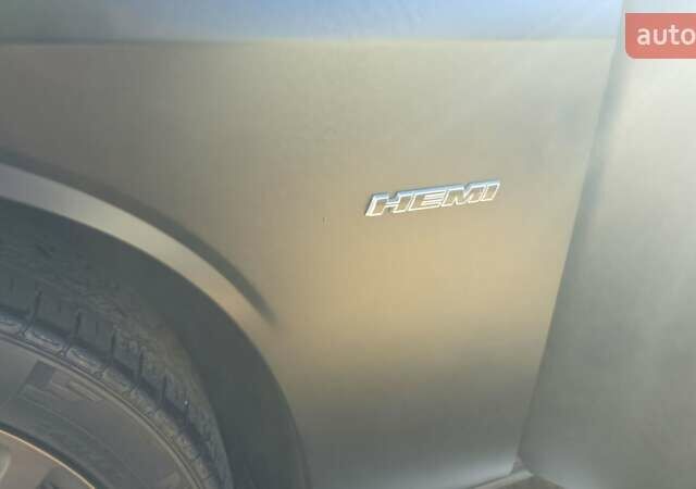 Черный Додж Челенджер, объемом двигателя 5.65 л и пробегом 139 тыс. км за 27000 $, фото 9 на Automoto.ua