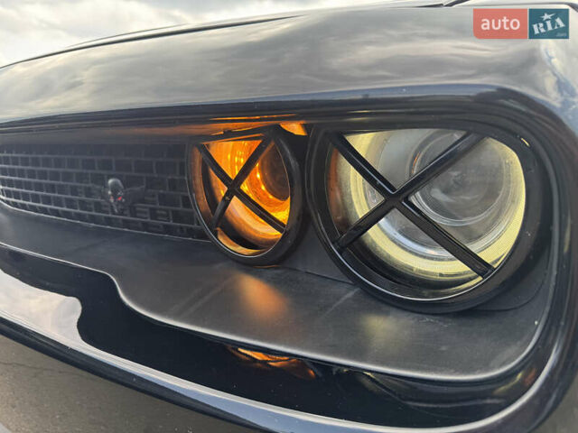 Черный Додж Челенджер, объемом двигателя 3.6 л и пробегом 81 тыс. км за 21990 $, фото 18 на Automoto.ua