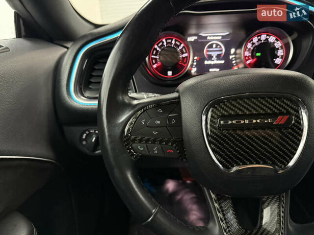 Черный Додж Челенджер, объемом двигателя 3.6 л и пробегом 100 тыс. км за 17999 $, фото 7 на Automoto.ua