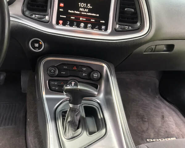 Черный Додж Челенджер, объемом двигателя 3.6 л и пробегом 124 тыс. км за 19500 $, фото 19 на Automoto.ua