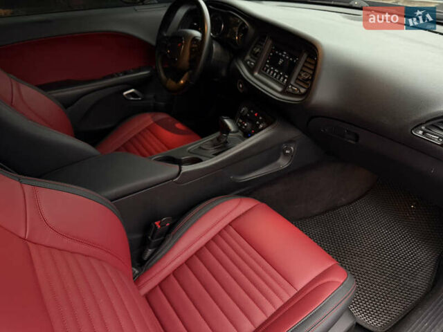 Чорний Додж Challenger, об'ємом двигуна 3.6 л та пробігом 165 тис. км за 22500 $, фото 31 на Automoto.ua