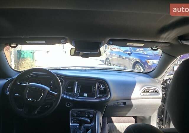 Черный Додж Челенджер, объемом двигателя 5.65 л и пробегом 139 тыс. км за 27000 $, фото 20 на Automoto.ua