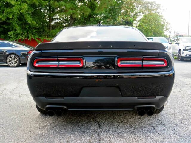 Черный Додж Челенджер, объемом двигателя 6.2 л и пробегом 52 тыс. км за 32000 $, фото 4 на Automoto.ua