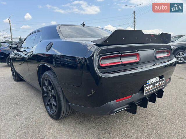 Черный Додж Челенджер, объемом двигателя 3.6 л и пробегом 81 тыс. км за 21990 $, фото 10 на Automoto.ua