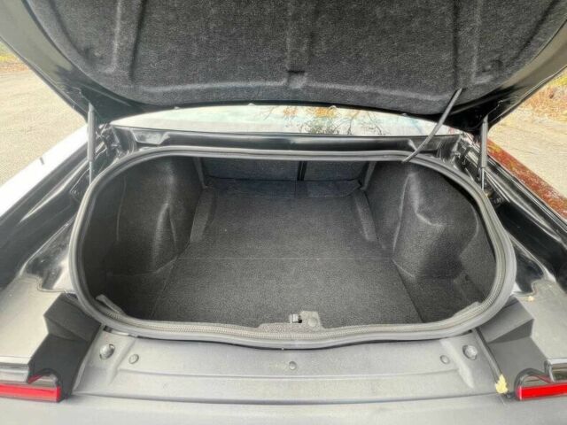 Черный Додж Челенджер, объемом двигателя 6.2 л и пробегом 55 тыс. км за 13670 $, фото 9 на Automoto.ua