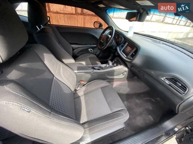 Додж Челенджер 2017 в Киеве на Automoto.ua Черный Додж Челенджер, объемом двигателя 3.6 л и пробегом 145 тыс. км за 17200 $, фото 15 на Automoto.ua