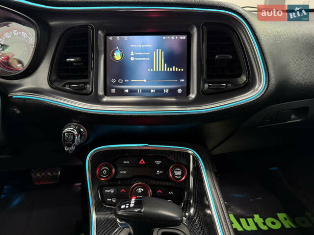 Черный Додж Челенджер, объемом двигателя 3.6 л и пробегом 100 тыс. км за 17999 $, фото 11 на Automoto.ua