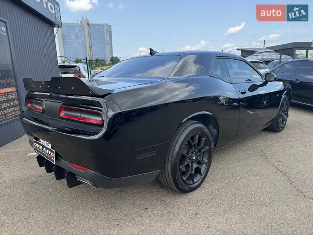 Черный Додж Челенджер, объемом двигателя 3.6 л и пробегом 81 тыс. км за 21990 $, фото 8 на Automoto.ua