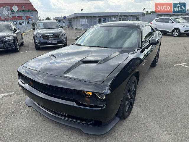 Черный Додж Челенджер, объемом двигателя 3.6 л и пробегом 81 тыс. км за 21990 $, фото 2 на Automoto.ua