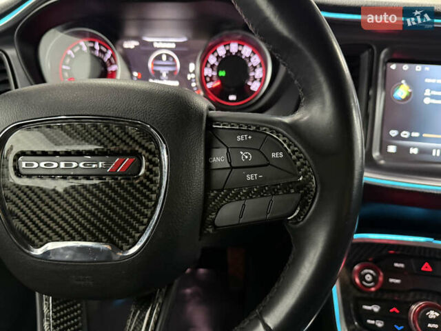 Черный Додж Челенджер, объемом двигателя 3.6 л и пробегом 100 тыс. км за 17999 $, фото 6 на Automoto.ua