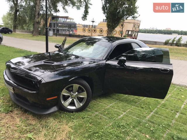 Черный Додж Челенджер, объемом двигателя 3.6 л и пробегом 124 тыс. км за 19500 $, фото 4 на Automoto.ua