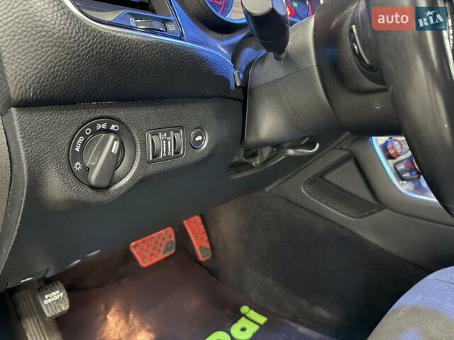 Черный Додж Челенджер, объемом двигателя 3.6 л и пробегом 100 тыс. км за 17999 $, фото 10 на Automoto.ua