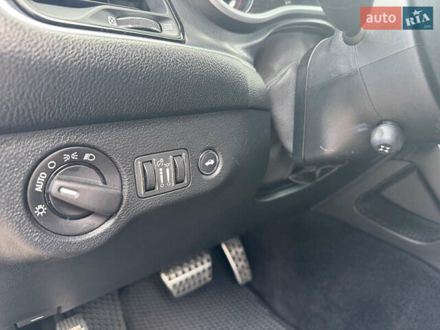 Черный Додж Челенджер, объемом двигателя 3.6 л и пробегом 81 тыс. км за 21990 $, фото 24 на Automoto.ua