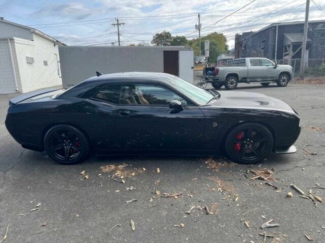 Черный Додж Челенджер, объемом двигателя 6.2 л и пробегом 55 тыс. км за 13670 $, фото 2 на Automoto.ua