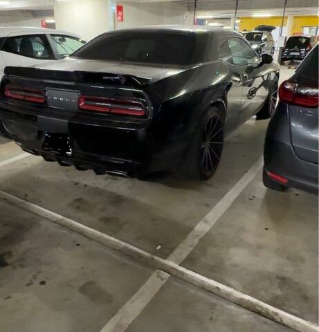 Черный Додж Челенджер, объемом двигателя 3.6 л и пробегом 90 тыс. км за 18000 $, фото 3 на Automoto.ua