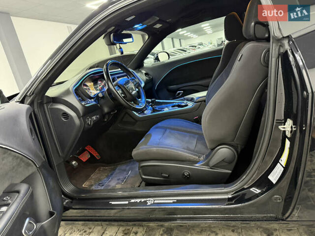 Черный Додж Челенджер, объемом двигателя 3.6 л и пробегом 100 тыс. км за 17999 $, фото 15 на Automoto.ua