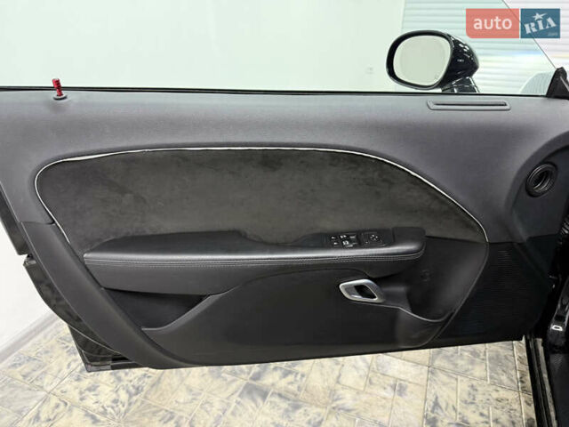 Черный Додж Челенджер, объемом двигателя 3.6 л и пробегом 100 тыс. км за 17999 $, фото 12 на Automoto.ua