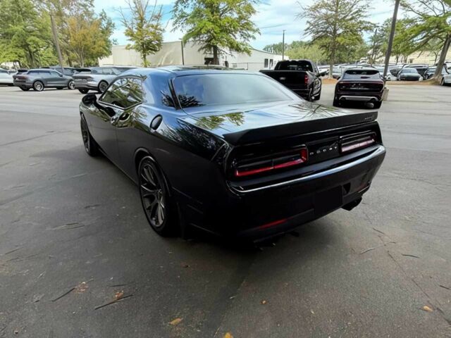 Черный Додж Челенджер, объемом двигателя 6.2 л и пробегом 52 тыс. км за 20000 $, фото 6 на Automoto.ua