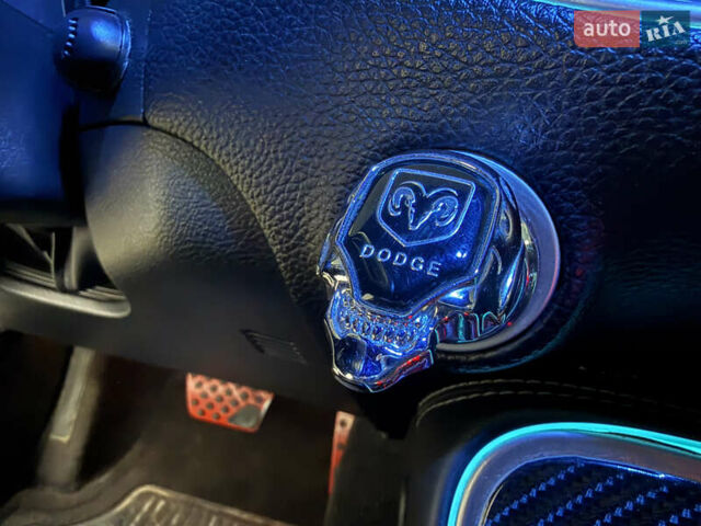 Черный Додж Челенджер, объемом двигателя 3.6 л и пробегом 100 тыс. км за 17999 $, фото 16 на Automoto.ua