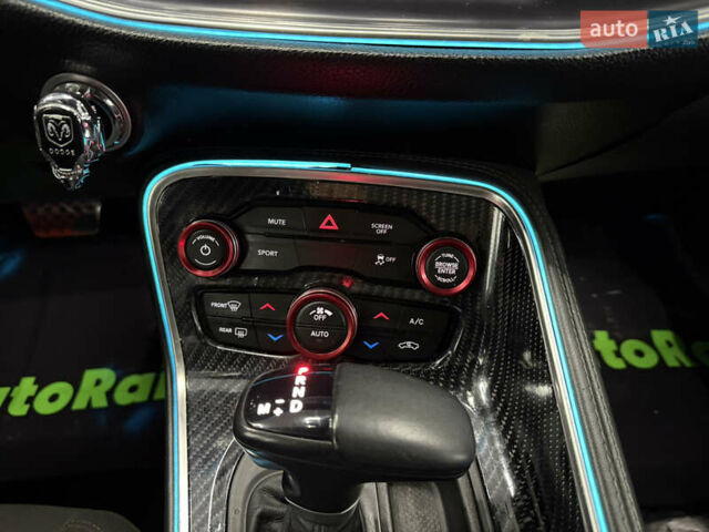 Черный Додж Челенджер, объемом двигателя 3.6 л и пробегом 100 тыс. км за 17999 $, фото 9 на Automoto.ua