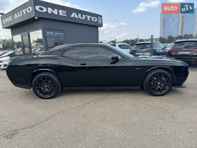 Черный Додж Челенджер, объемом двигателя 3.6 л и пробегом 81 тыс. км за 21990 $, фото 7 на Automoto.ua
