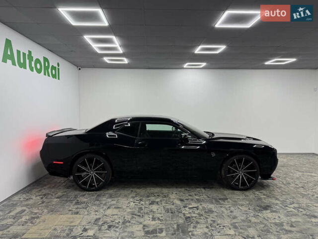 Черный Додж Челенджер, объемом двигателя 3.6 л и пробегом 100 тыс. км за 17999 $, фото 2 на Automoto.ua
